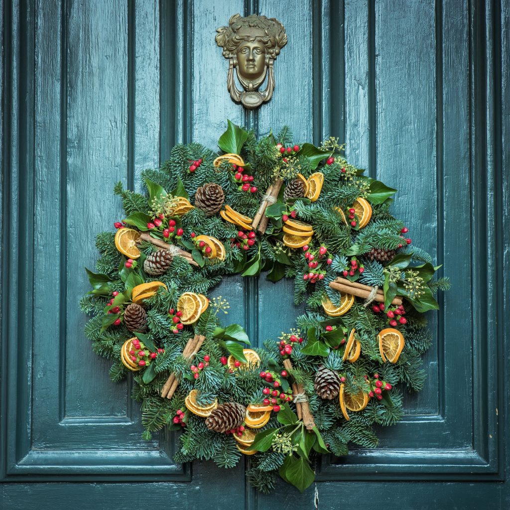 christmas wreaths supplier
